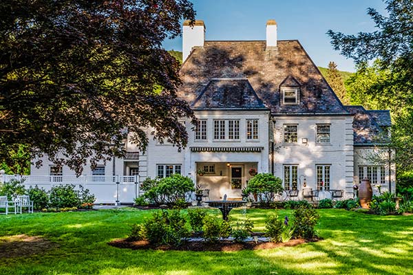 Visit the Best Vermont Bed and Breakfast This Summer 3